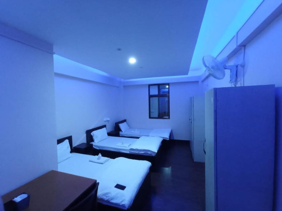 Oyo Thangal Hotel Imphal Exterior foto