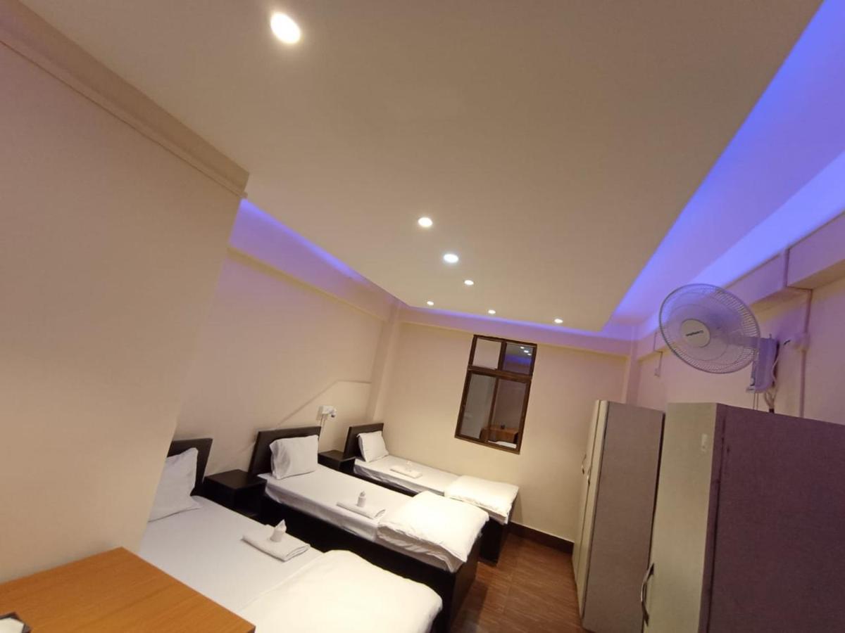 Oyo Thangal Hotel Imphal Exterior foto